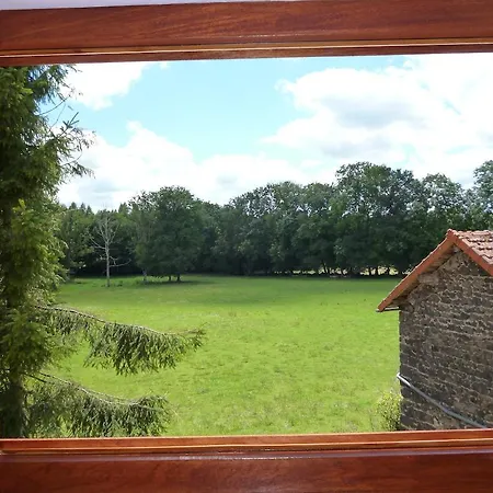 Le Gite De L'Ours Saint-Ours  Room photo